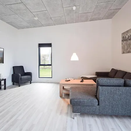 Дом отдыха Four-bedroom In *